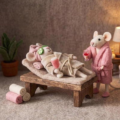 Bathrobe and Slippers Mouse Ornament | Putti Christmas Decorations