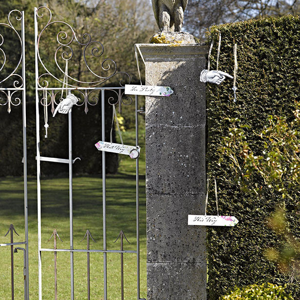 Truly Alice Scene Setter Signs, TT-Talking Tables, Putti Fine Furnishings