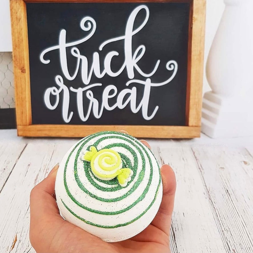 Bomb Cosmetics UK "Dizzy Fizzy" Bath Bomb Blaster | Le Petite Putti