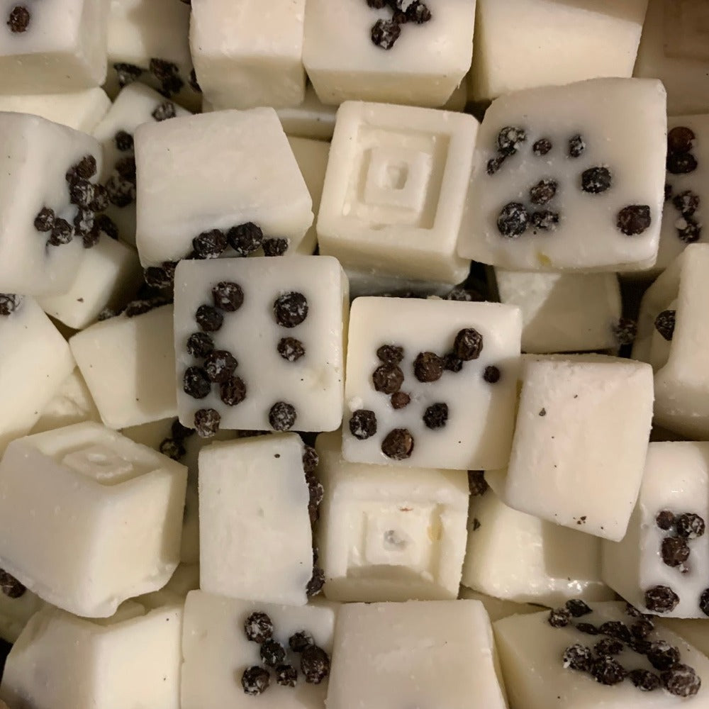 Sandalwood Black Pepper Soy Wax Melt | Putti Fine Furnishings Canada