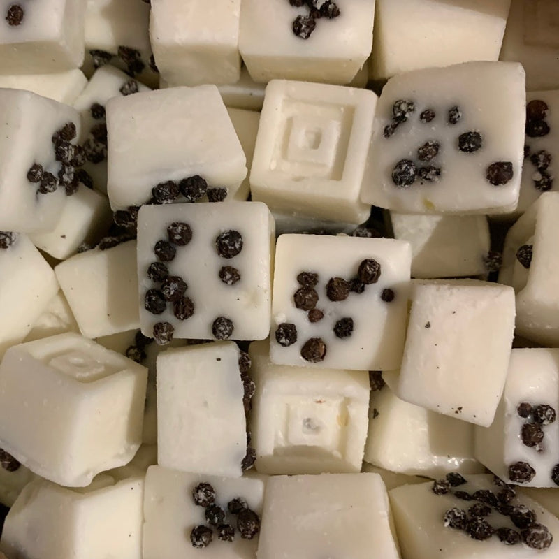 Sandalwood Black Pepper Soy Wax Melt | Putti Fine Furnishings Canada