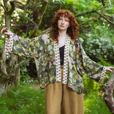 Market of Stars - I Dream In Flowers Pixie Duster Cropped Kimono w/ Bees