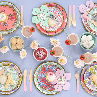 In Full Bloom Small Paper Party Plates | Putti Party Supplies