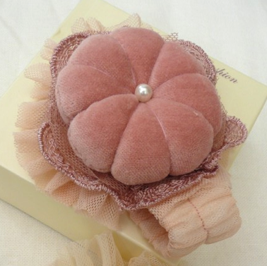  Miss Rose Sister Violet Velvet Wrist Pin Cushion, MRSV-Miss Rose Sister Violet, Putti Fine Furnishings