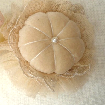  Miss Rose Sister Violet Velvet Wrist Pin Cushion, MRSV-Miss Rose Sister Violet, Putti Fine Furnishings