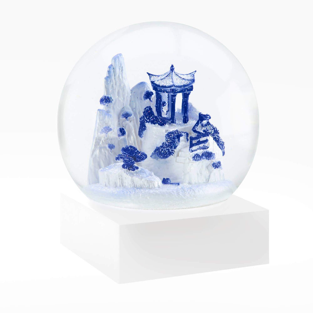 CoolSnowGlobes - Blue Willow Snow Globe