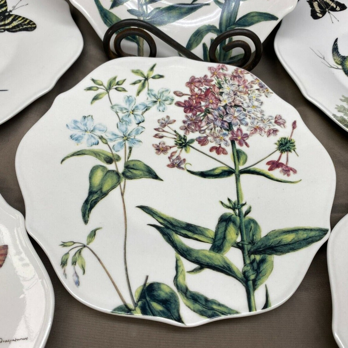 Williamsburg Garden Story Decorative Plate